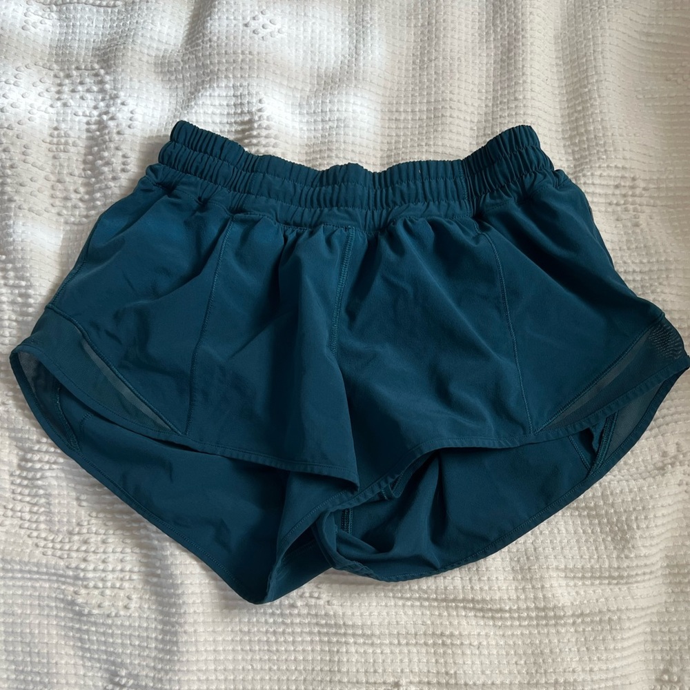 LULULEMON SHORTS SIZE 6